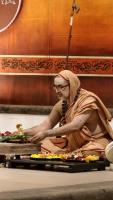 Shri Shiva Pujana by HH Swamiji; Picture courtesy Shri Jaikishan Kandlur