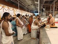 Teertha Vitarana; Picture courtesy Shri Jaikishan Kandlur