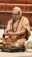 Shri Devi Pujana by HH Swamiji; Picture courtesy Shri Jaikishan Kandlur