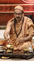 Shri Shiva Pujana by HH Swamiji; Picture Courtesy Shri Jaikishan Kandlur 