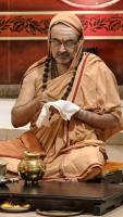 Shri Shiva Pujana by HH Swamiji; Picture Courtesy Shri Jaikishan Kandlur 