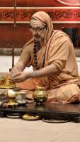 Shri Shiva Pujana by HH Swamiji; Picture Courtesy Shri Jaikishan Kandlur 