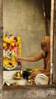 Aarati at Shri Mahaganapati Sannidhih by HH Swamiji; Picture Courtesy Shri Jaikishan Kandlur