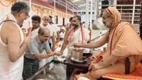 Teertha Vitarana; Picture Courtesy Shri Jaikishan Kandlur