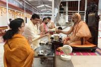 Teertha Vitarana; Picture Courtesy Shri Jaikishan Kandlur