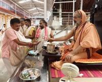 Teertha Vitarana; Picture Courtesy Shri Jaikishan Kandlur