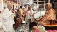 Teertha Vitarana; Picture Courtesy Shri Jaikishan Kandlur