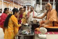Teertha Vitarana; Picture Courtesy Shri Jaikishan Kandlur