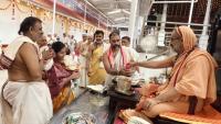 Teertha Vitarana; Picture Courtesy Shri Jaikishan Kandlur