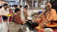 Teertha Vitarana; Picture Courtesy Shri Jaikishan Kandlur
