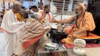 Teertha Vitarana; Picture Courtesy Shri Jaikishan Kandlur