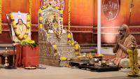 Shri Shiva Pujana by HH Swamiji; Picture Courtesy Shri Jaikishan Kandlur