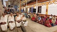 Shri Shiva Pujana by HH Swamiji; Picture Courtesy Shri Jaikishan Kandlur