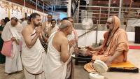 Teertha Vitarana; Picture Courtesy Shri Jaikishan Kandlur