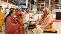 Teertha Vitarana; Picture Courtesy Shri Jaikishan Kandlur