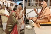 Teertha Vitarana; Picture Courtesy Shri Jaikishan Kandlur