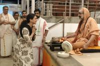 Teertha Vitarana; Picture Courtesy Shri Jaikishan Kandlur