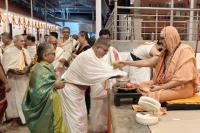 Teertha Vitarana; Picture Courtesy Shri Jaikishan Kandlur