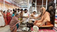 Teertha Vitarana; Picture Courtesy Shri Jaikishan Kandlur