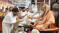Teertha Vitarana; Picture Courtesy Shri Jaikishan Kandlur