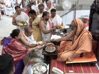 Teertha Vitarana; Picture Courtesy Shri Jaikishan Kandlur