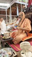 Teertha Vitarana; Picture Courtesy Shri Jaikishan Kandlur