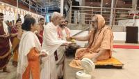Teertha Vitarana; Picture Courtesy Shri Jaikishan Kandlur