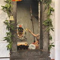Shodashopchara Puja at Shri Mahalakshmi Sannidhih & Shri Devi Pujana by H.H. Swamiji; Picture Courtesy Shri Jaikishan Kandlur