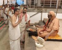 Teertha Vitarana; Picture Courtesy Shri Jaikishan Kandlur
