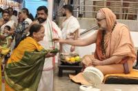 Teertha Vitarana; Picture Courtesy Shri Jaikishan Kandlur