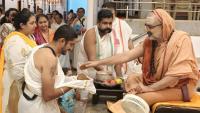 Teertha Vitarana; Picture Courtesy Shri Jaikishan Kandlur