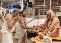 Teertha Vitarana; Picture Courtesy Shri Jaikishan Kandlur