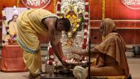 Shri Shiva Pujana by HH Swamiji; Picture Courtesy Shri Jaikishan Kandlur