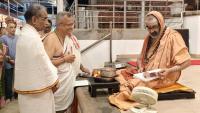 Teertha Vitarana; Picture Courtesy Shri Jaikishan Kandlur