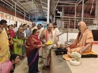 Teertha Vitarana; Picture Courtesy Shri Jaikishan Kandlur