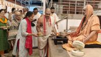 Teertha Vitarana; Picture Courtesy Shri Jaikishan Kandlur