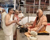 Teertha Vitarana; Picture Courtesy Shri Jaikishan Kandlur