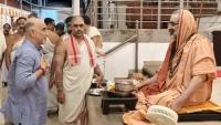 Teertha Vitarana; Picture Courtesy Shri Jaikishan Kandlur