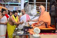 Teertha Vitarana; Picture Courtesy Shri Sadashiv Bana