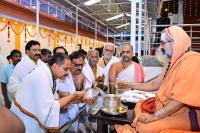 Teertha Vitarana; Picture Courtesy Shri Sadashiv Bana