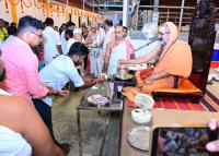 Teertha Vitarana; Picture Courtesy Shri Sadashiv Bana
