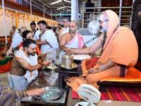 Teertha Vitarana; Picture Courtesy Shri Sadashiv Bana