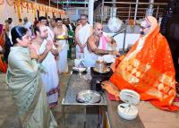 Teertha Vitarana; Picture Courtesy Shri Sadashiv Bana