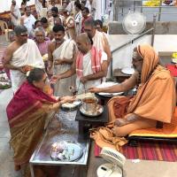 Teertha Vitarana; Picture Courtesy Shri Jaikishan Kandlur