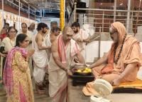 Teertha Vitarana; Picture Courtesy Shri Jaikishan Kandlur