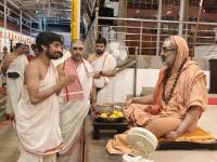 Teertha Vitarana; Picture Courtesy Shri Jaikishan Kandlur