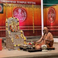 Shri Devi Pujana by HH Swamiji; Picture Courtesy Shri Jaikishan Kandlur