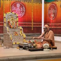 Shri Devi Pujana by HH Swamiji; Picture Courtesy Shri Jaikishan Kandlur