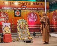 Shri Devi Pujana by HH Swamiji; Picture Courtesy Shri Jaikishan Kandlur