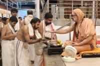 Teertha Vitarana; Picture Courtesy Shri Jaikishan Kandlur